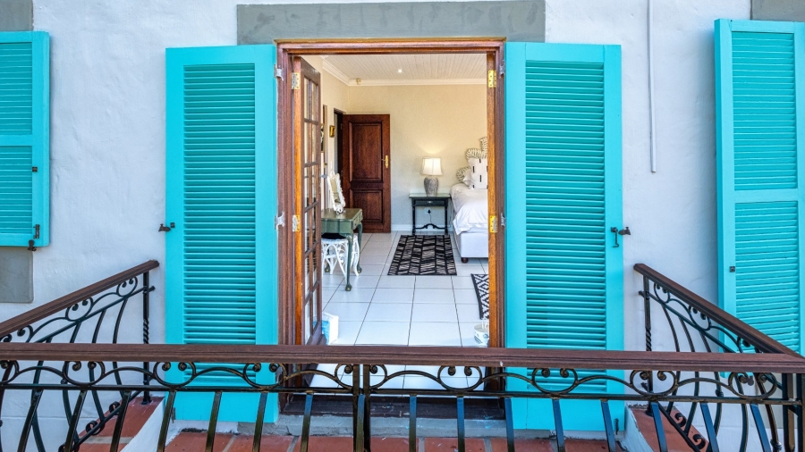 6 Bedroom Property for Sale in Kingfisher Creek Western Cape